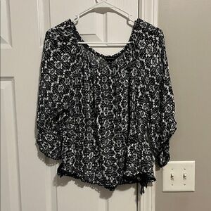 New Directions Black and White Blouse